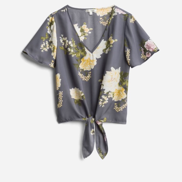 Tie front, grey, floral top. Brand: nine britton (stitch fix top) Size: XL - Picture 4 of 4